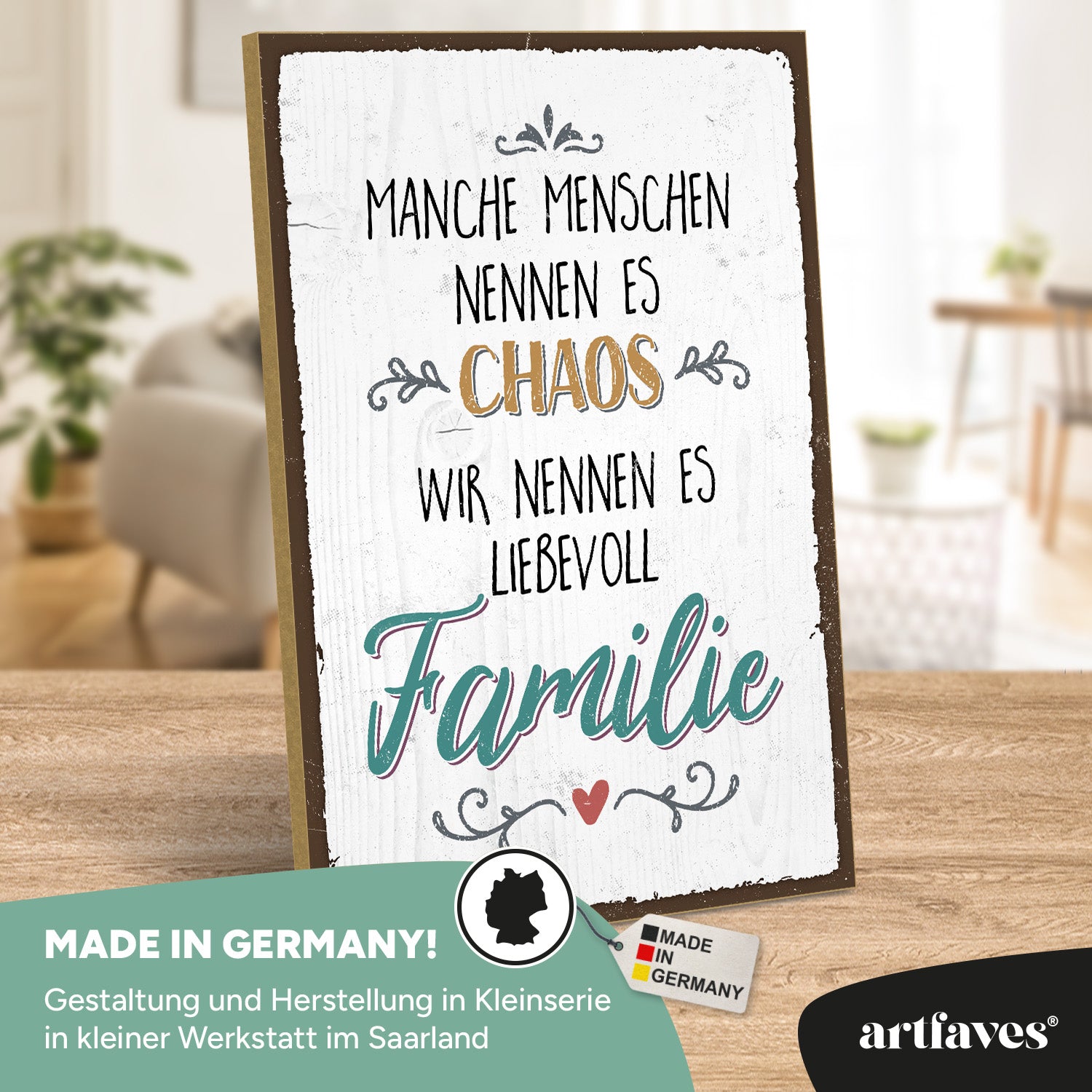 schild-mit-spruch-familie-&-chaos