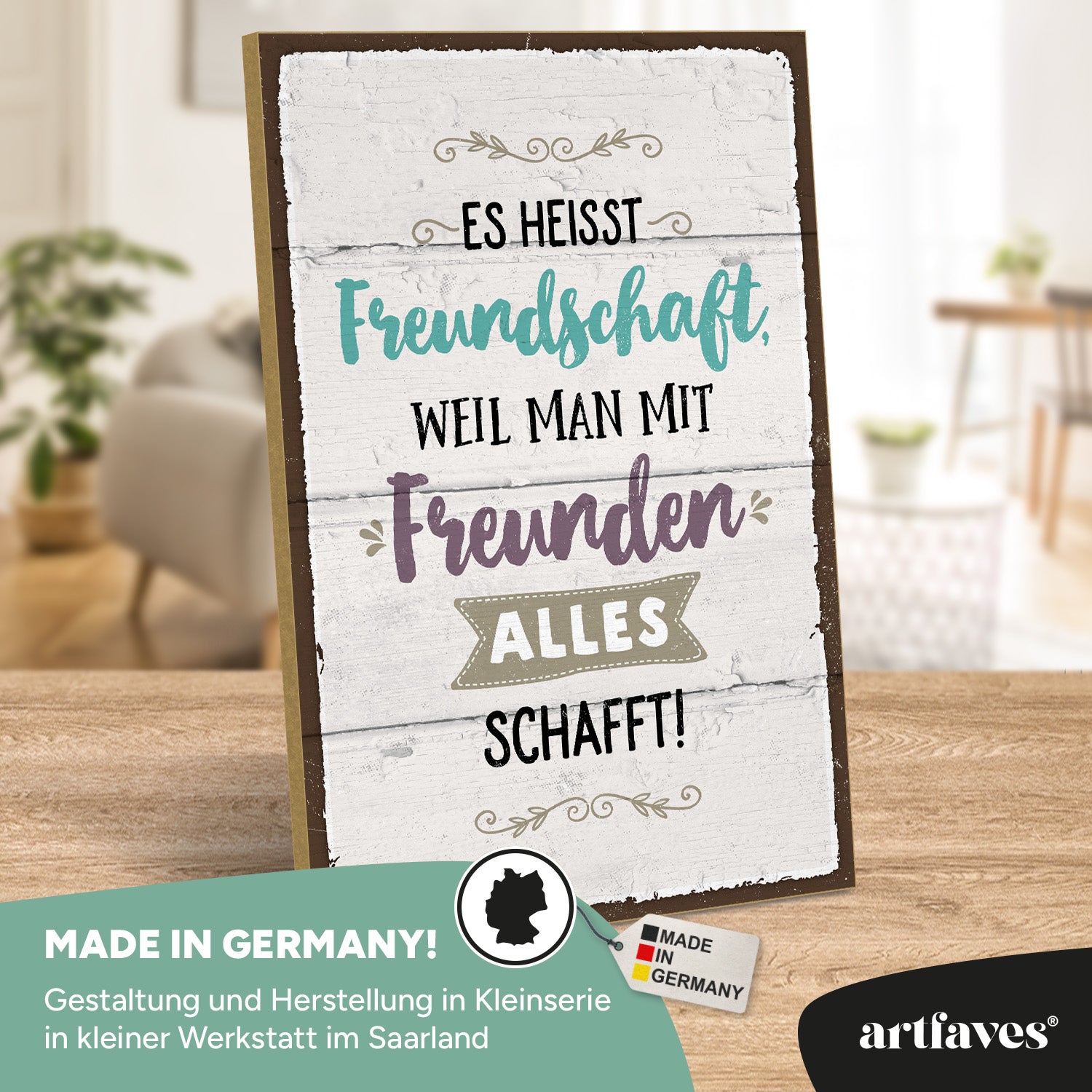 schild-mit-spruch-mit-freunden-schafft-man-alles