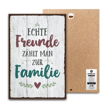 schild-mit-spruch-echte-freunde-zählt-man-zur-familie