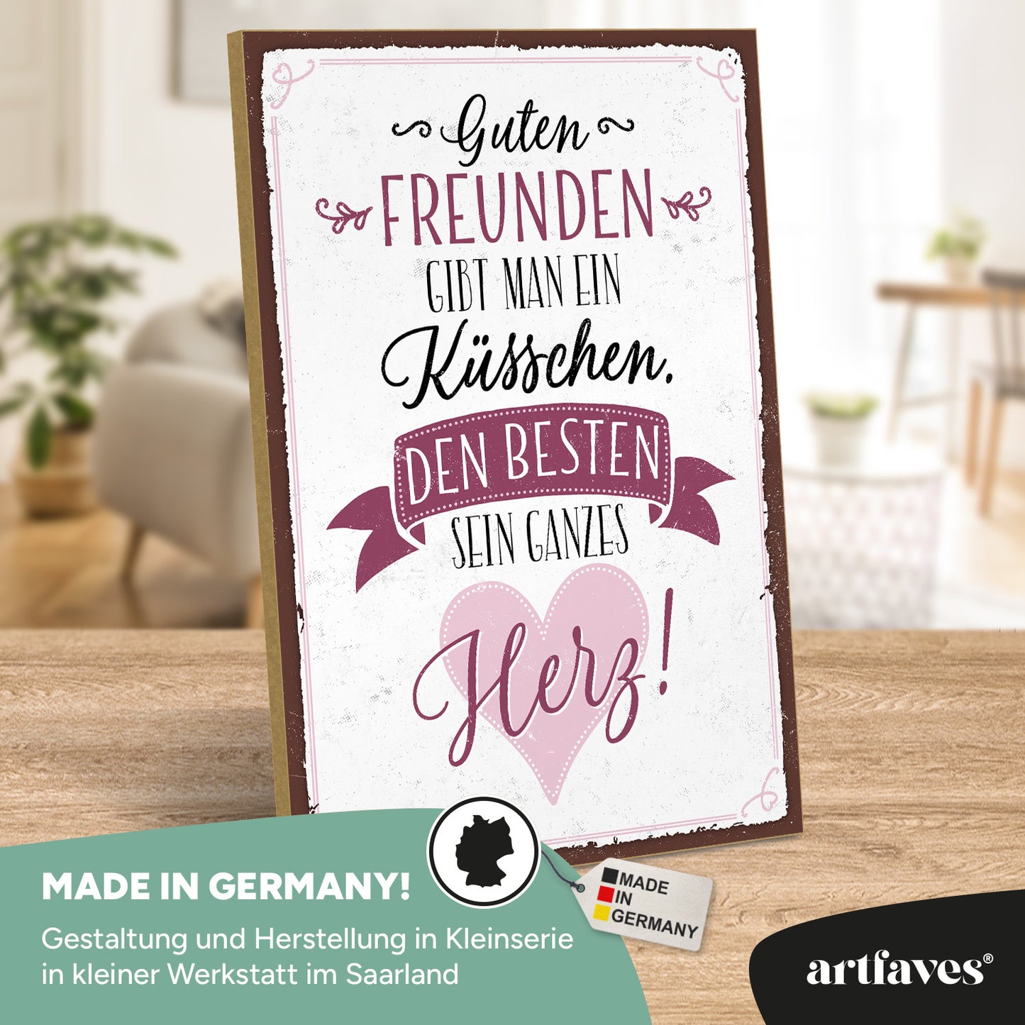 schild-mit-spruch-guten-freunden-gibt-man-ein-küsschen
