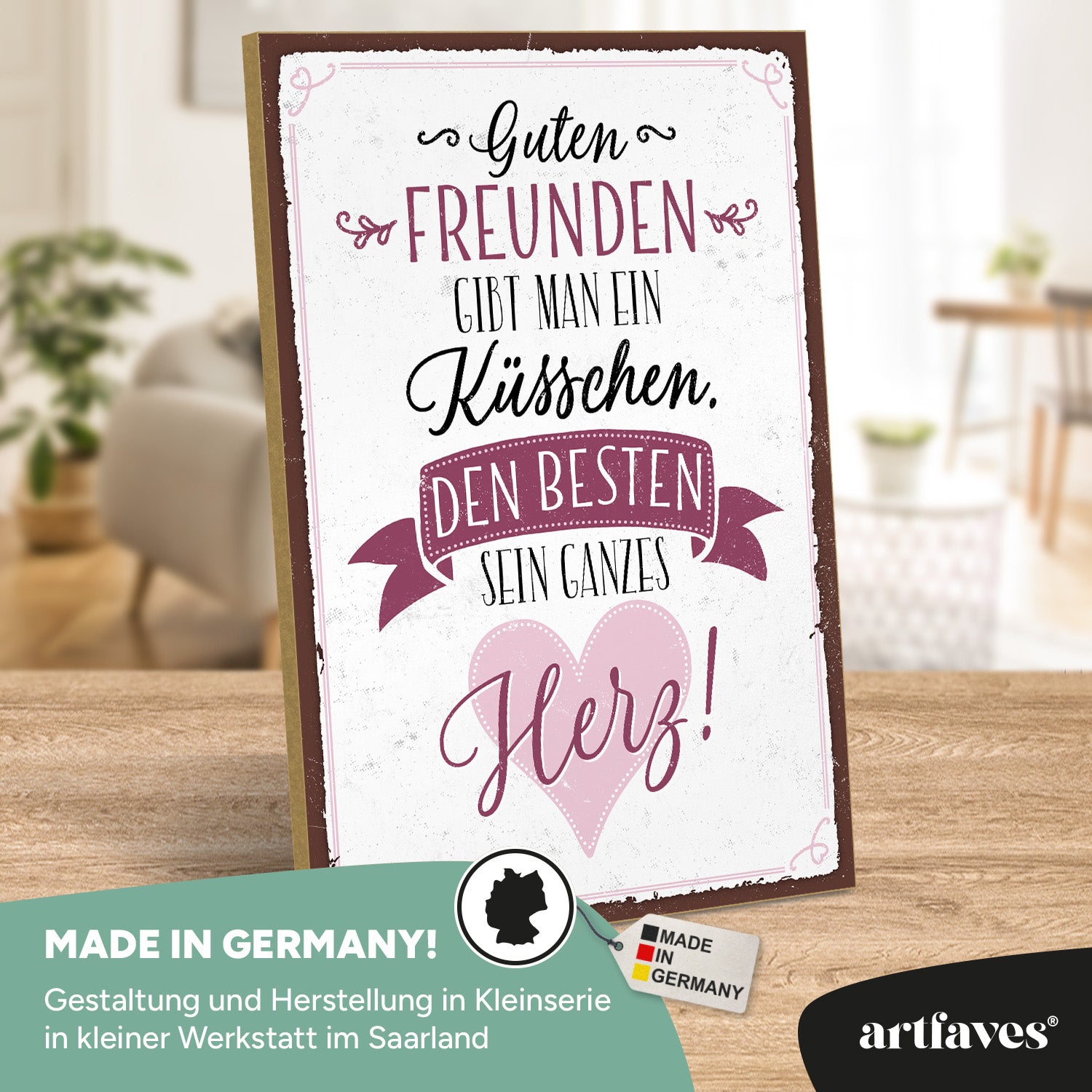 schild-mit-spruch-guten-freunden-gibt-man-ein-küsschen