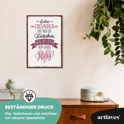 schild-mit-spruch-guten-freunden-gibt-man-ein-küsschen