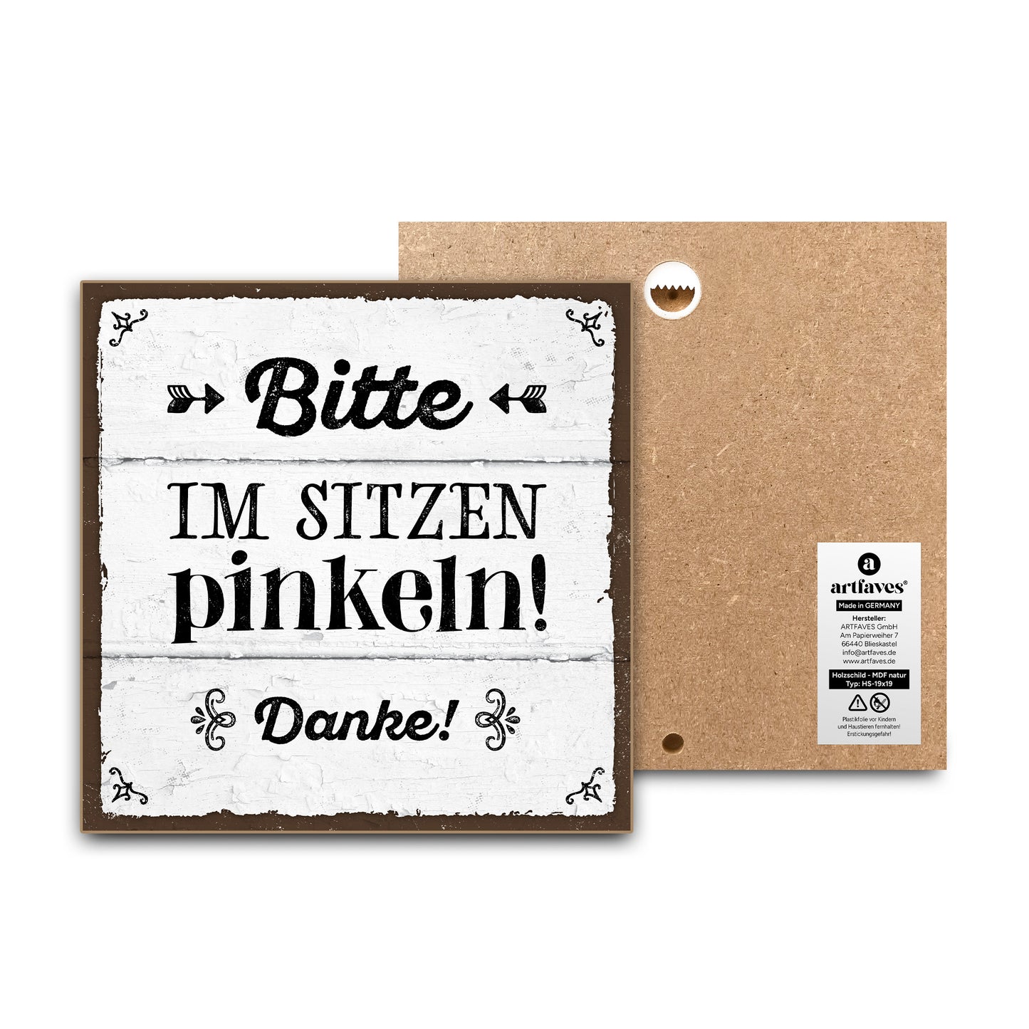 schild-mit-spruch-bitte-im-sitzen-pinkeln