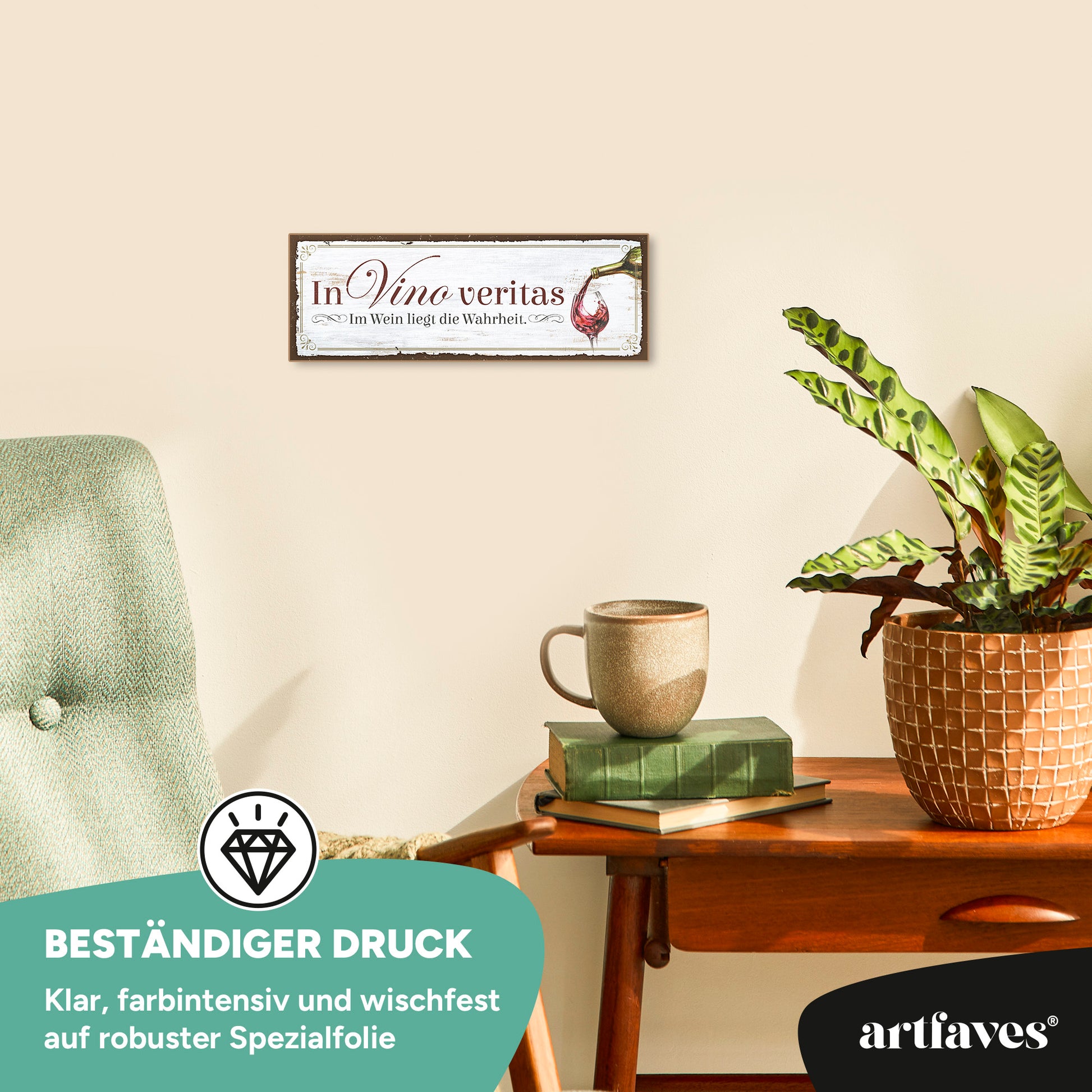 schild-mit-spruch-in-vino-veritas-im-wein-liegt-die-kraft