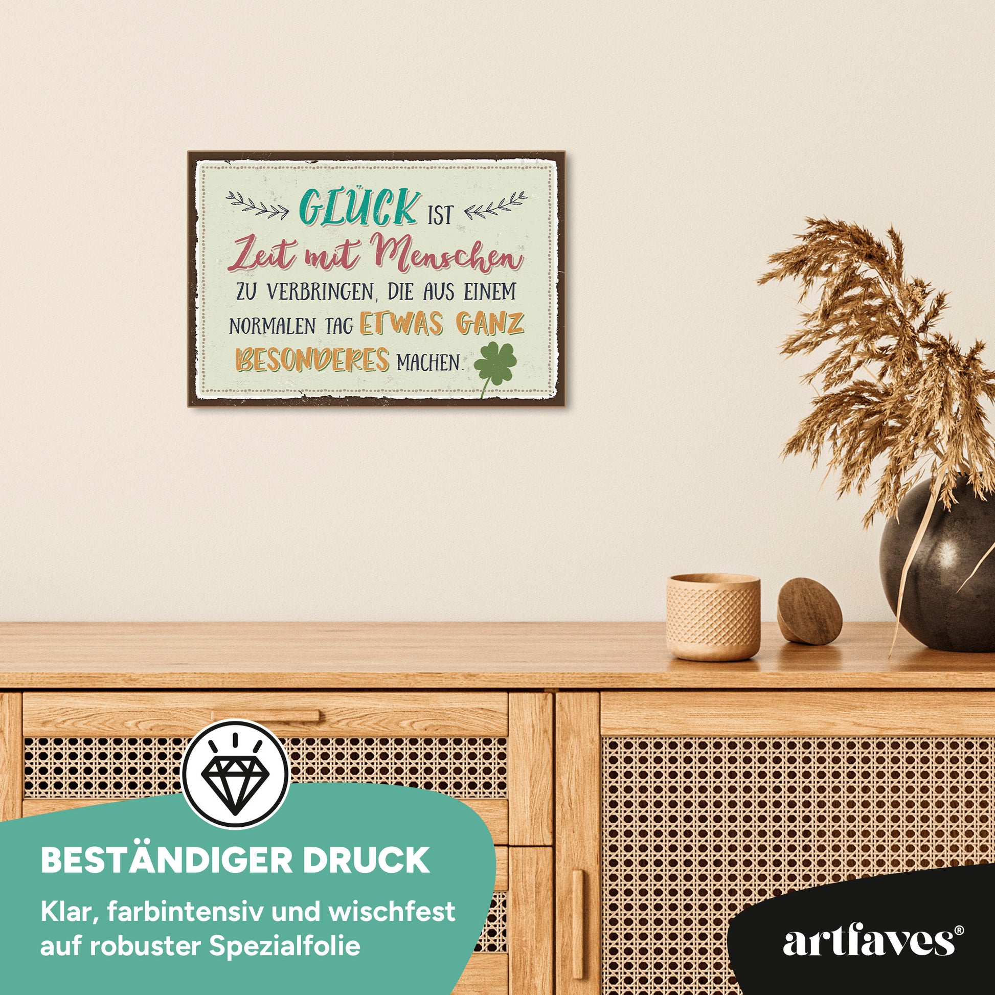 schild-mit-spruch-glück-zeit-mit-menschen