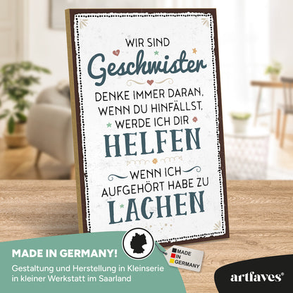 schild-mit-spruch-wir-sind-geschwister