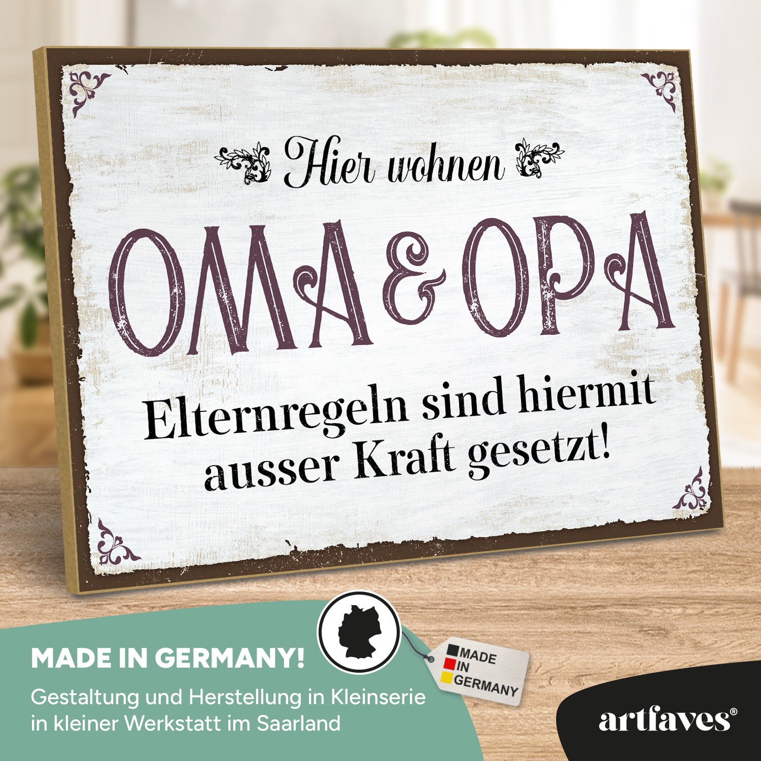 schild-mit-spruch-hier-wohnen-oma-und-opa
