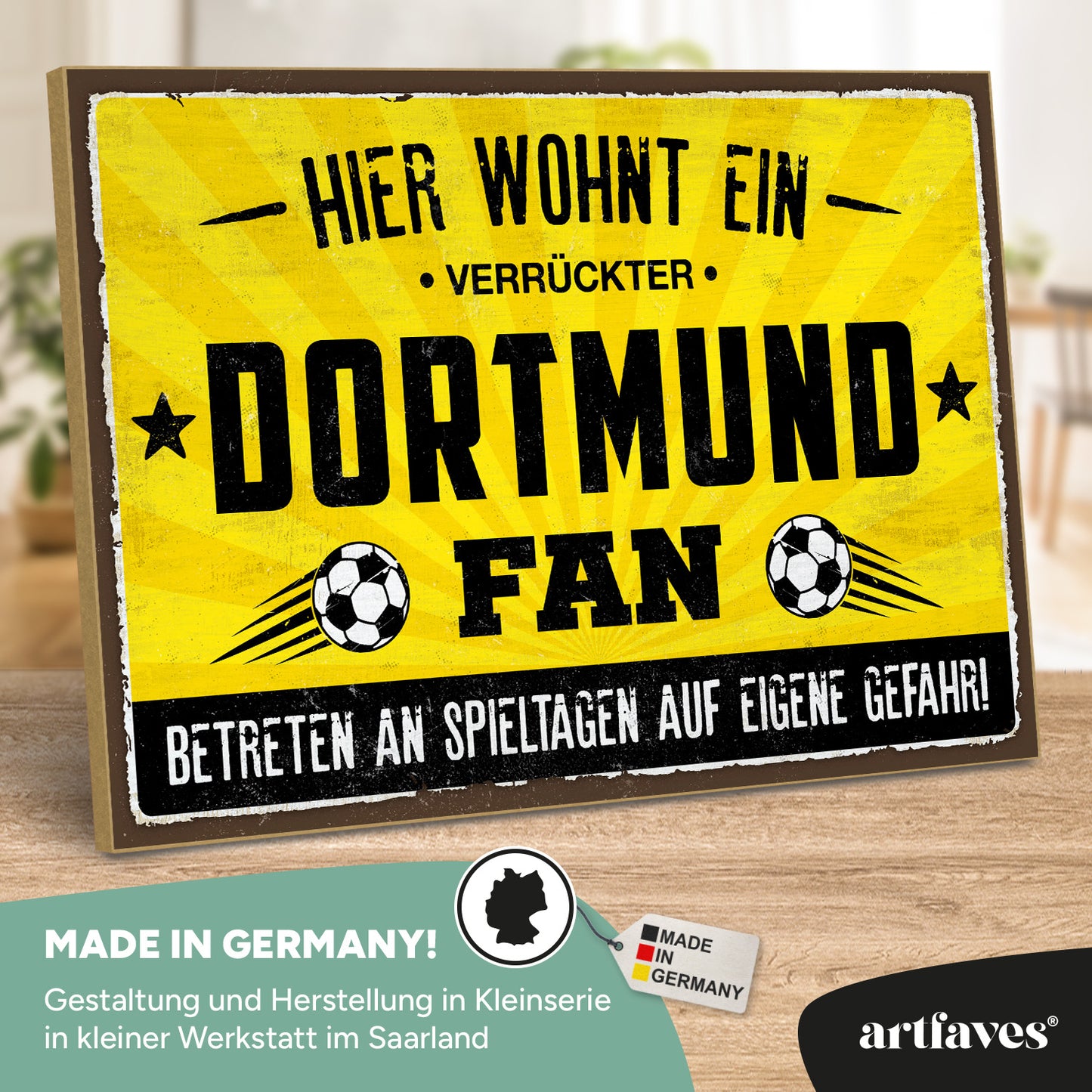 schild-mit-spruch-hier-wohnt-ein-verrueckter-dortmund-fan