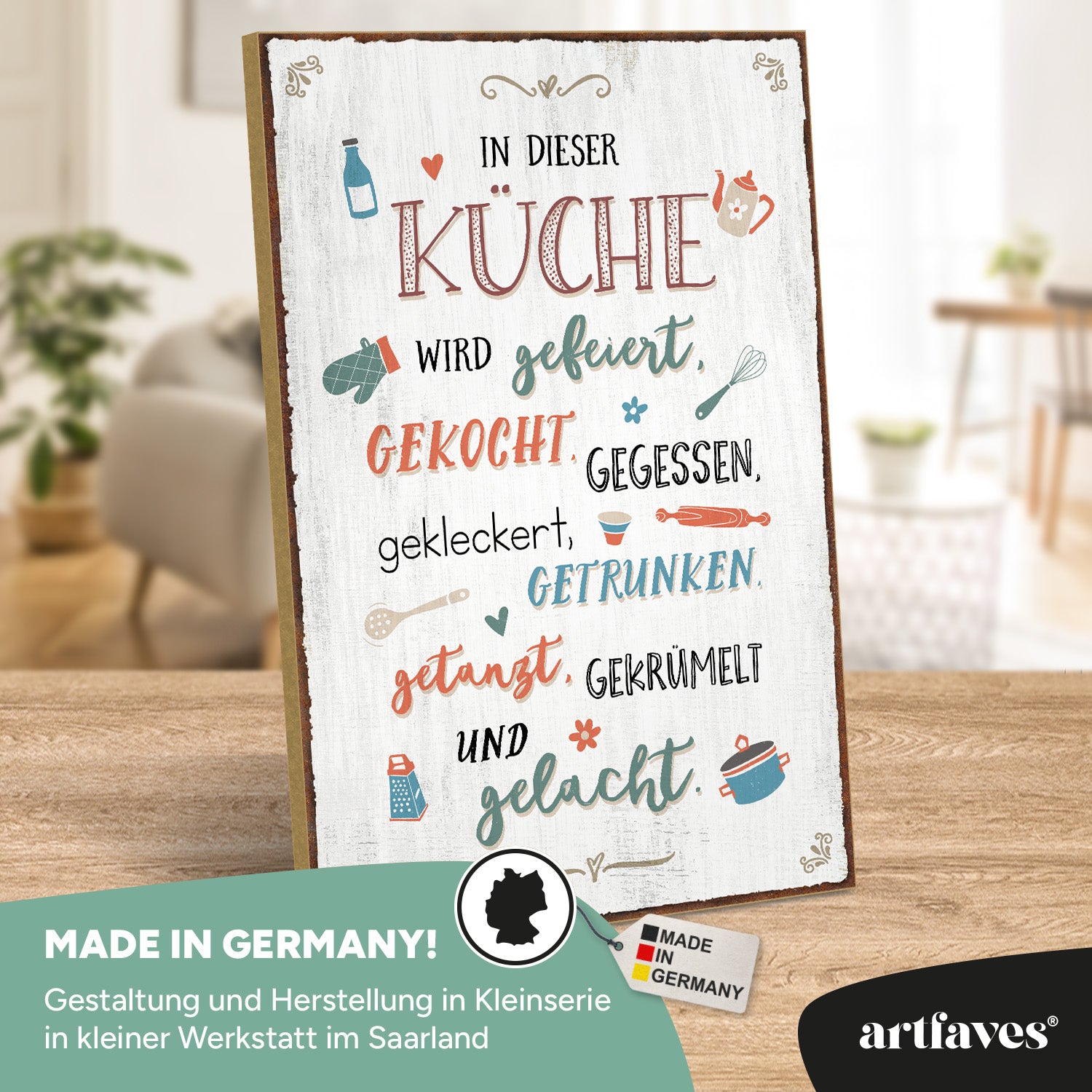 schild-mit-spruch-in-dieser-kueche-wird-gefeiert