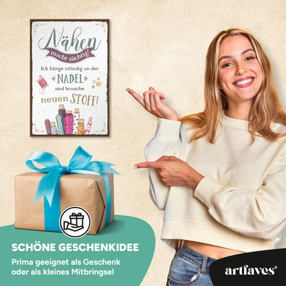 schild-mit-spruch-naehen-macht-suechtig