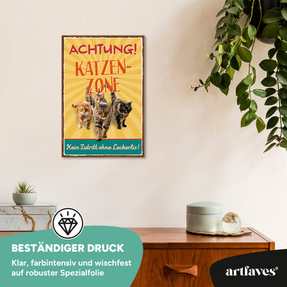 schild-mit-spruch-achtung-katzen-zone