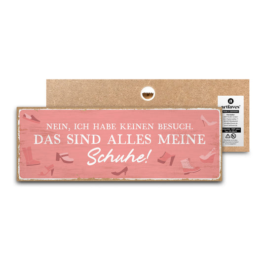 schild-mit-spruch-nein-ich-habe-keinen-besuch.-das-sind-alles-meine-schuhe