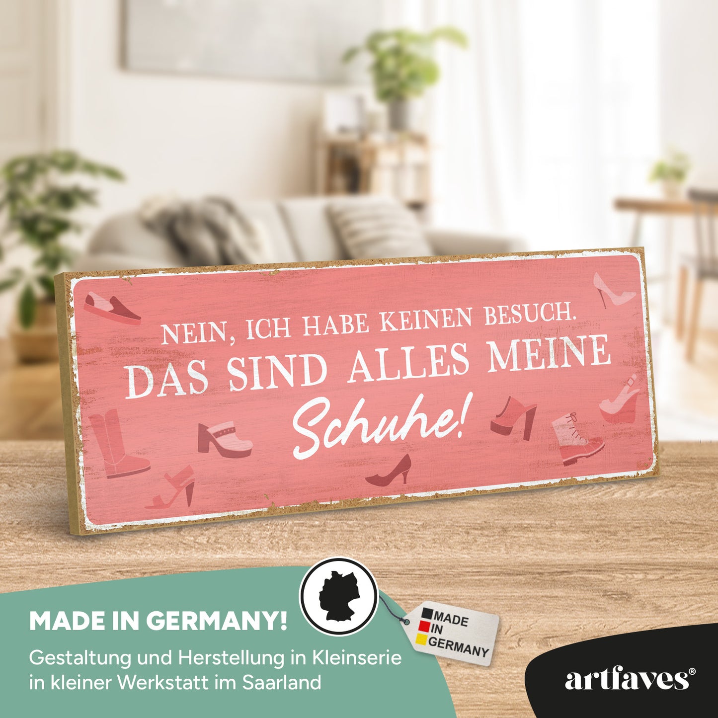 schild-mit-spruch-nein-ich-habe-keinen-besuch.-das-sind-alles-meine-schuhe