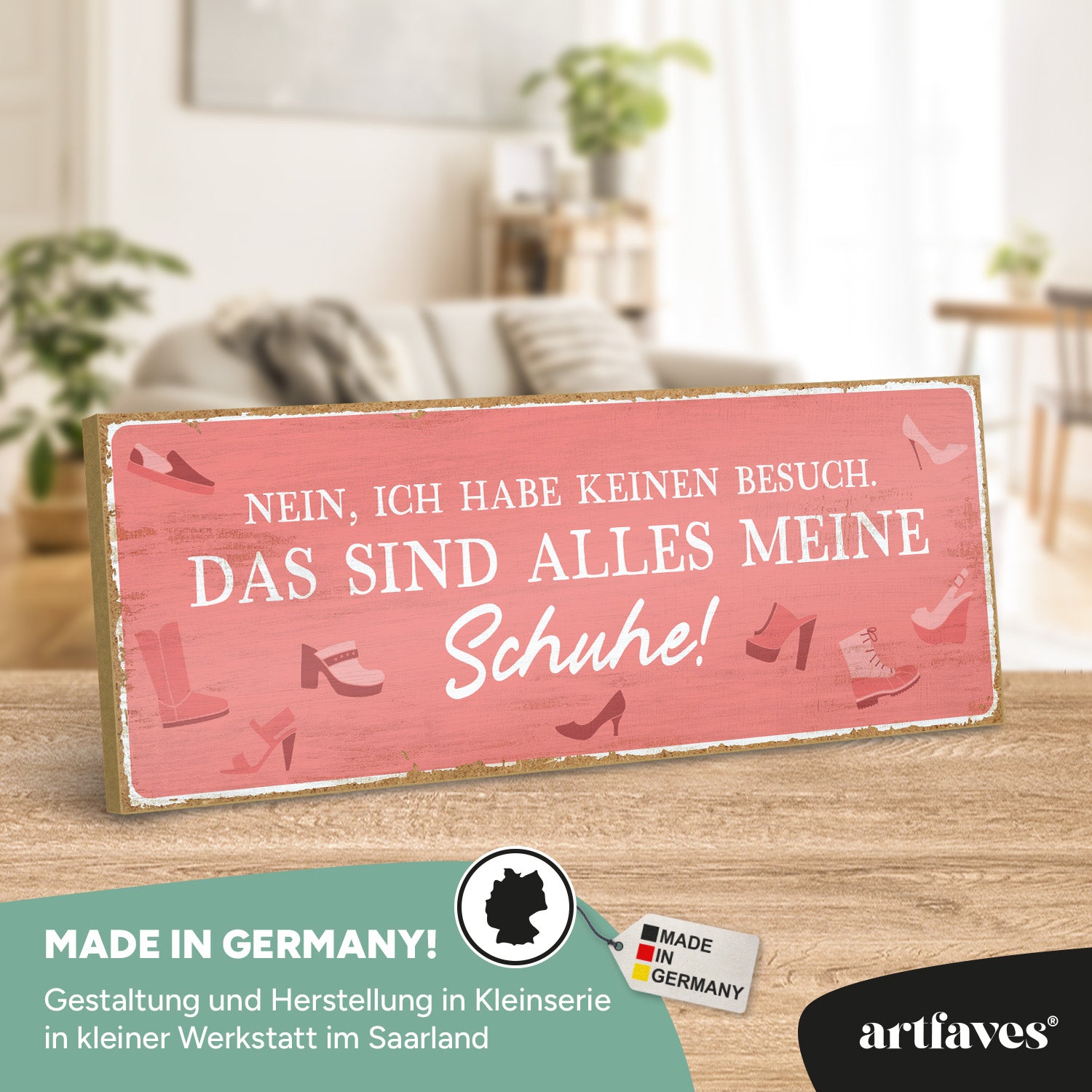 schild-mit-spruch-nein-ich-habe-keinen-besuch.-das-sind-alles-meine-schuhe