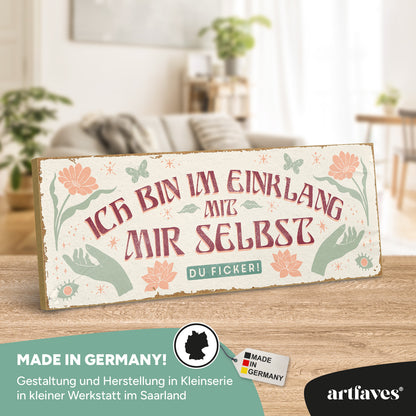 schild-mit-spruch-ich-bin-im-einklang-mit-mir-selbst