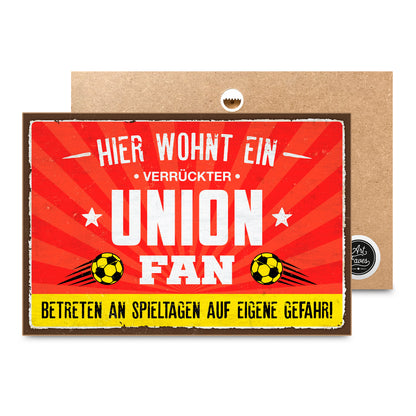 hs-holzbild-mit-spruch-hier-wohnt-ein-verrueckter-union-fan